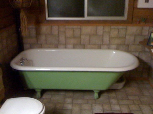 green bath tub